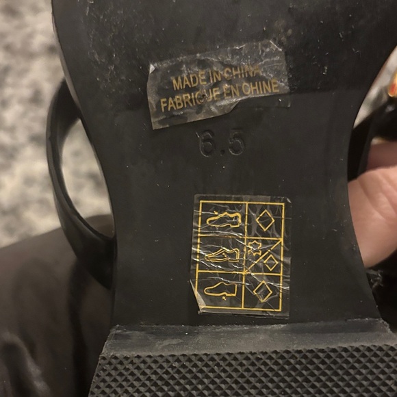 Jeffrey Campbell Black Sandals with Gold Accents Size 6.5 - Picture 3 of 3